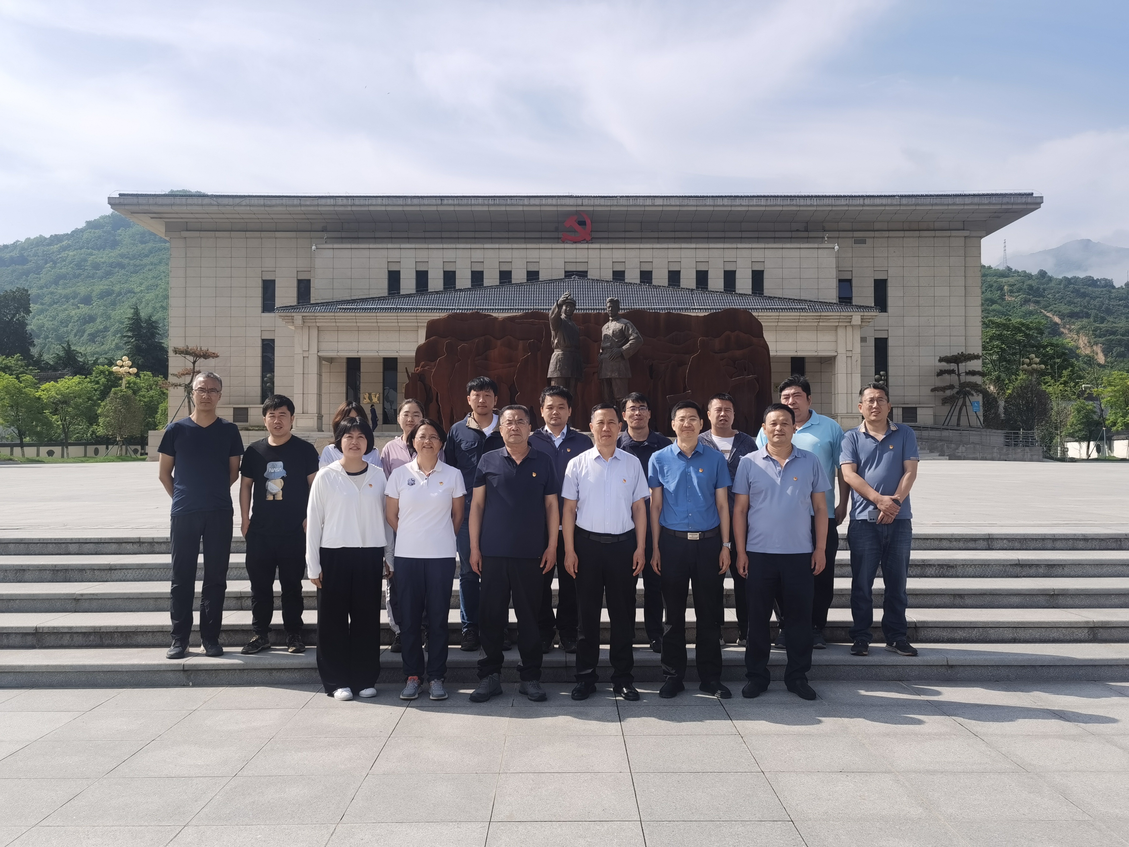 “重温红色记忆，传承革命精神”主题党日活动